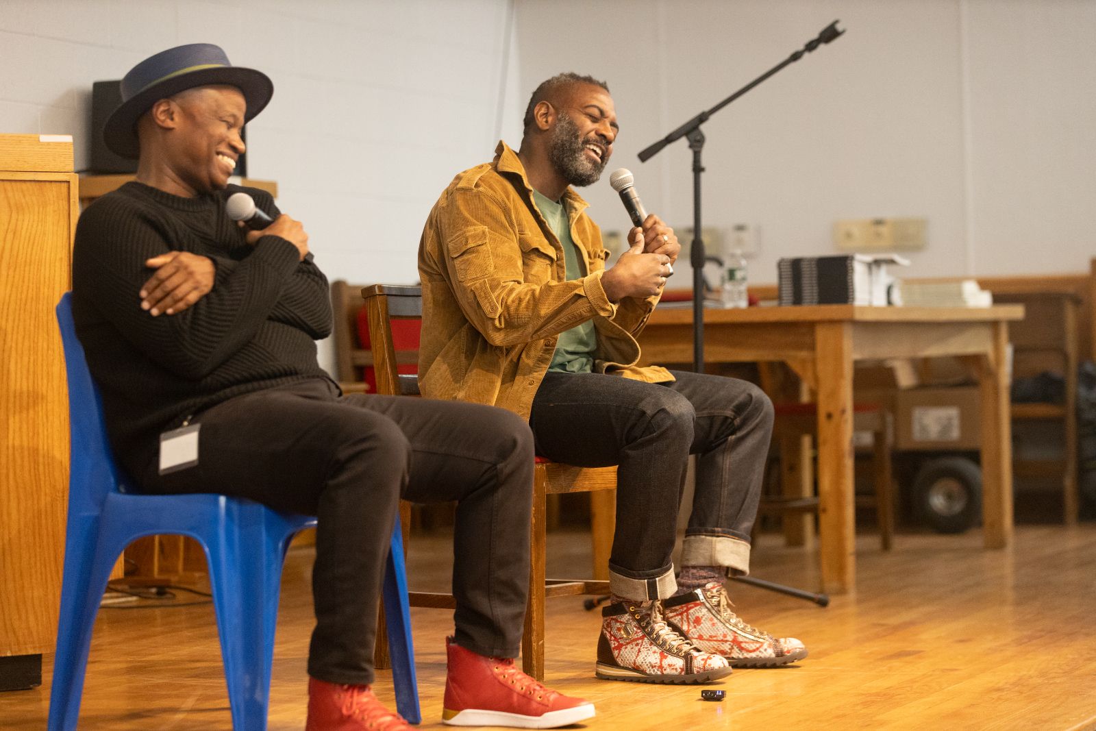 Freedom Reads Founder & CEO Reginald Dwayne Betts and University of New Haven Professor Randall Horton – both highly-regarded, award-winning poets – conduct a poetry reading in November 2023 at Carl Robinson Correctional Institution in Enfield, Connecticut.
